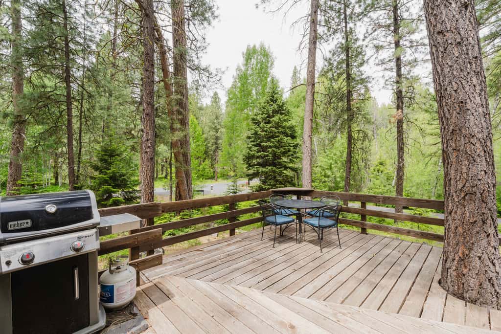 Black Butte Retreat w Resort Amenities, Near Hiking and Bike Trails