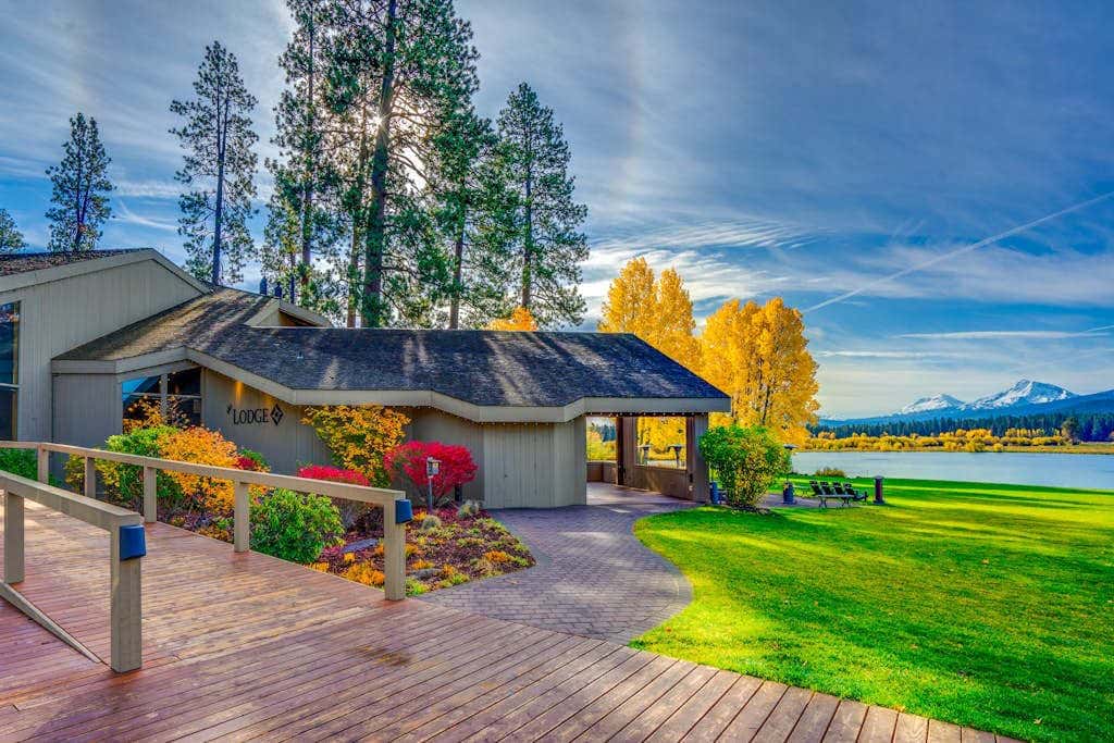 Black Butte Retreat w Resort Amenities, Near Hiking and Bike Trails