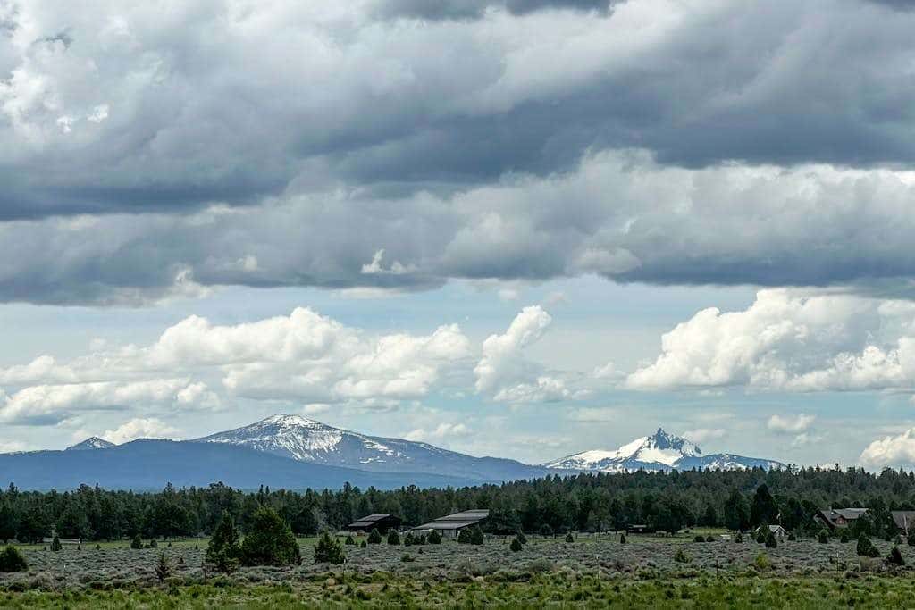 Black Butte Retreat w Resort Amenities, Near Hiking and Bike Trails