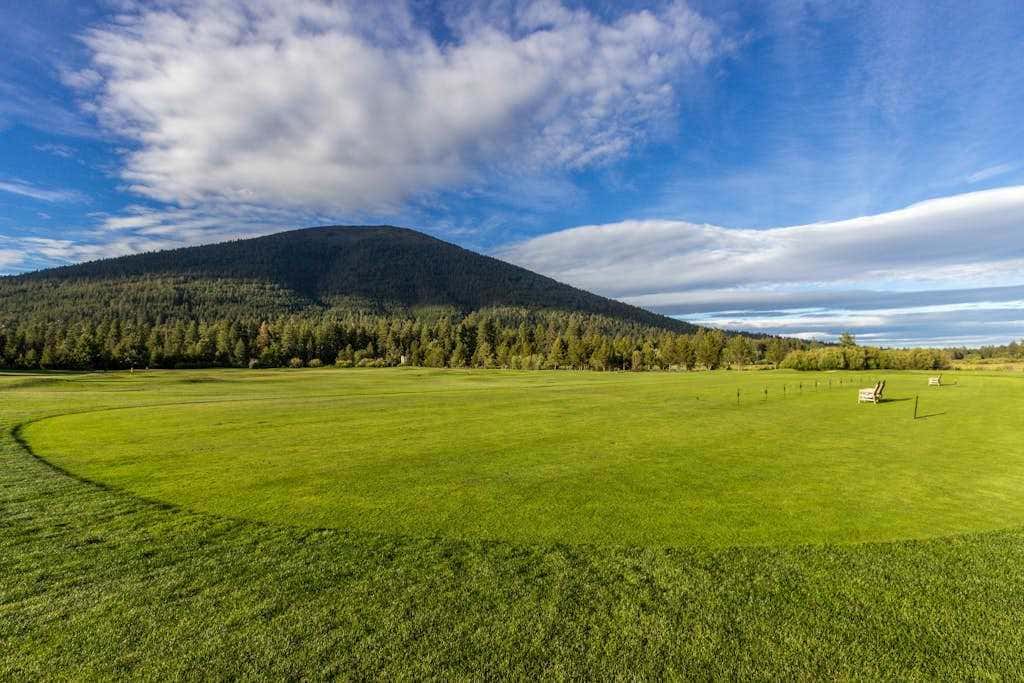 Black Butte Retreat w Resort Amenities, Near Hiking and Bike Trails