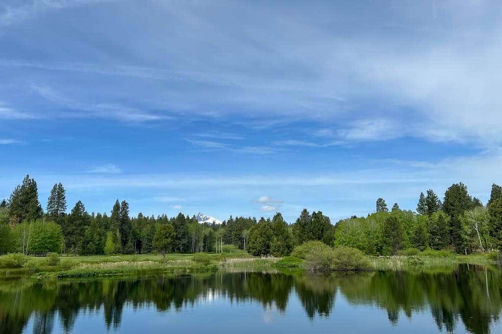 Black Butte Retreat w Resort Amenities, Near Hiking and Bike Trails