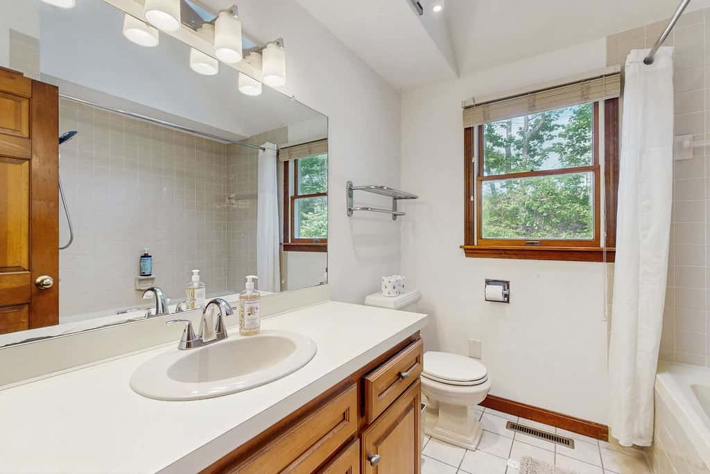 Charming Dog Friendly North Chatham Ranch