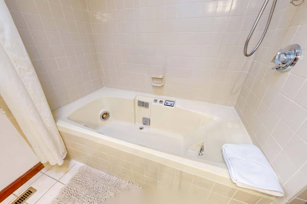Charming Dog Friendly North Chatham Ranch