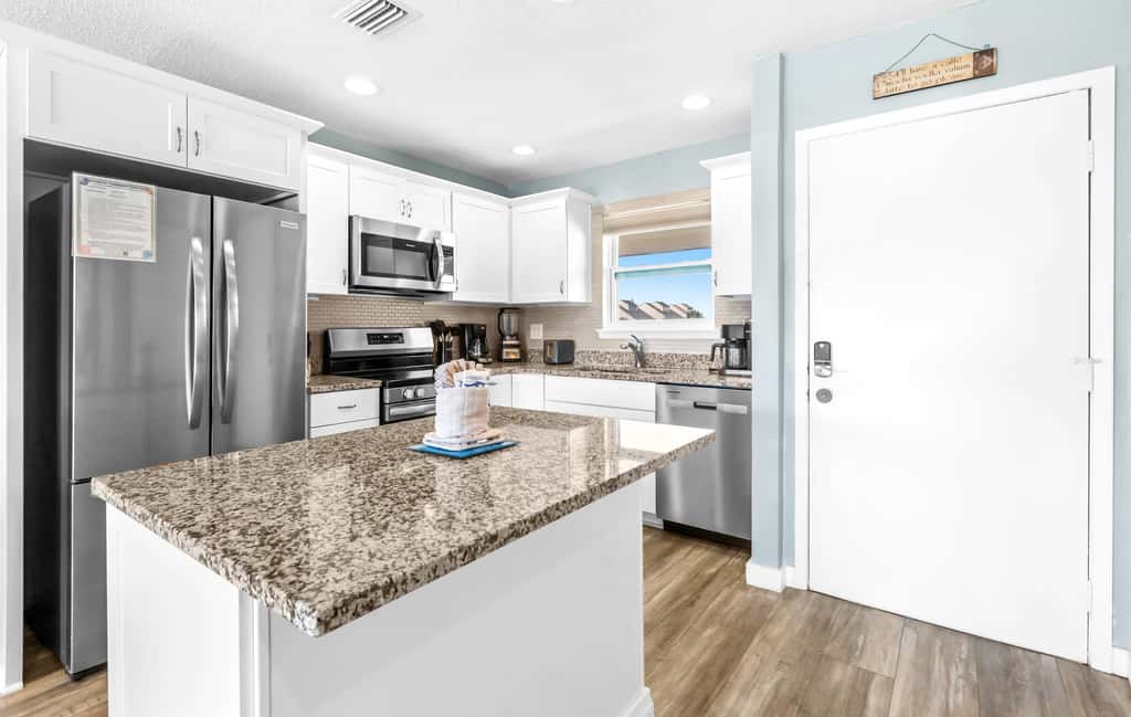2BR Condo - Shared Pool, Hot Tub & Tennis Courts 