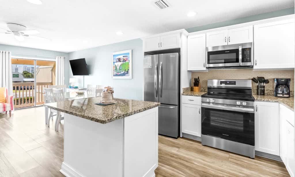 2BR Condo - Shared Pool, Hot Tub & Tennis Courts 