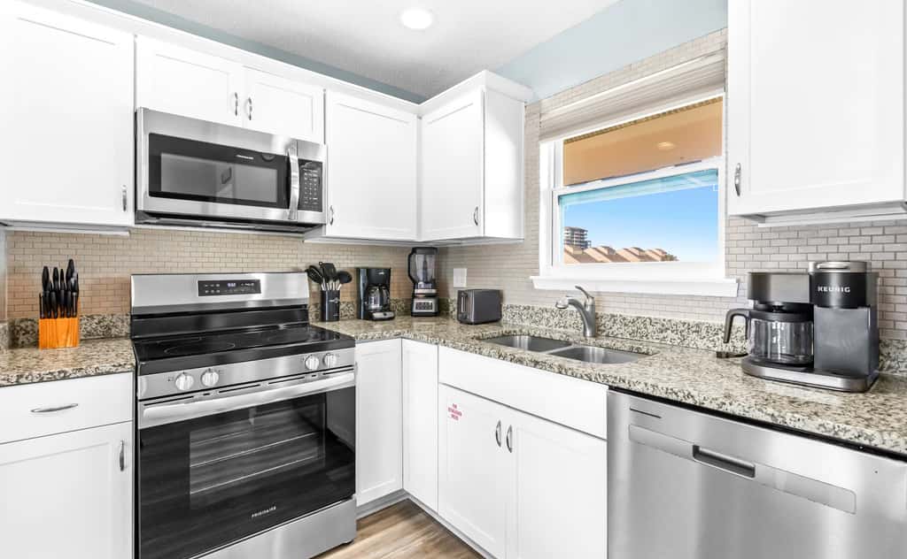 2BR Condo - Shared Pool, Hot Tub & Tennis Courts 