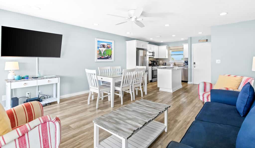 2BR Condo - Shared Pool, Hot Tub & Tennis Courts 