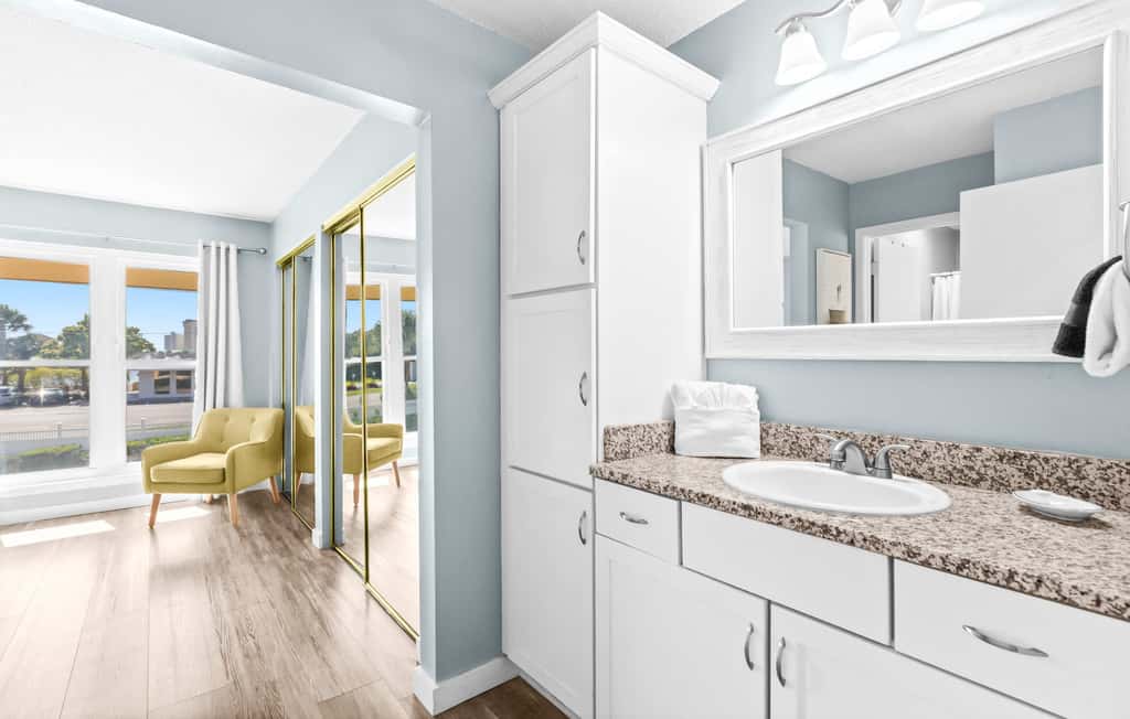 2BR Condo - Shared Pool, Hot Tub & Tennis Courts 