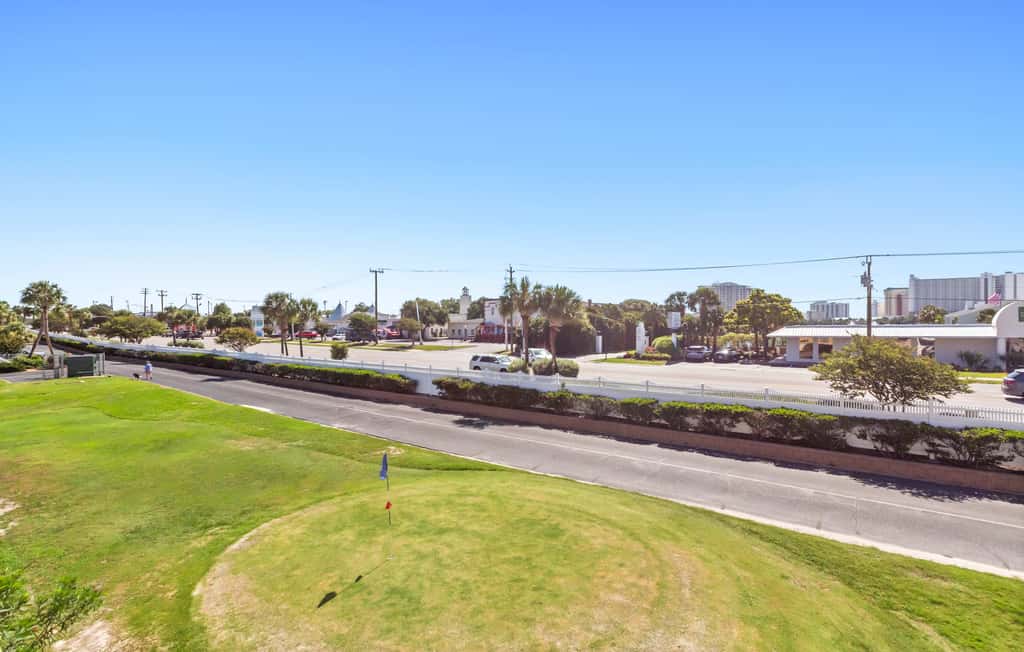 2BR Condo - Shared Pool, Hot Tub & Tennis Courts 