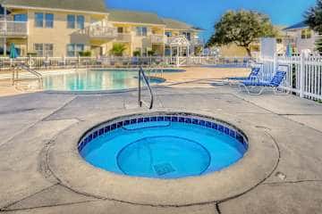 2BR Condo - Shared Pool, Hot Tub & Tennis Courts 