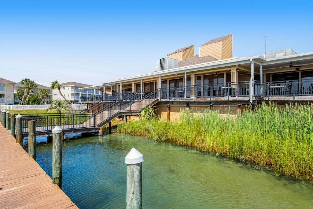2BR Condo - Shared Pool, Hot Tub & Tennis Courts 