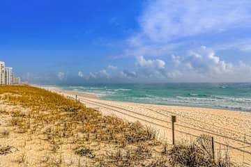 2BR Condo - Shared Pool, Hot Tub & Tennis Courts 