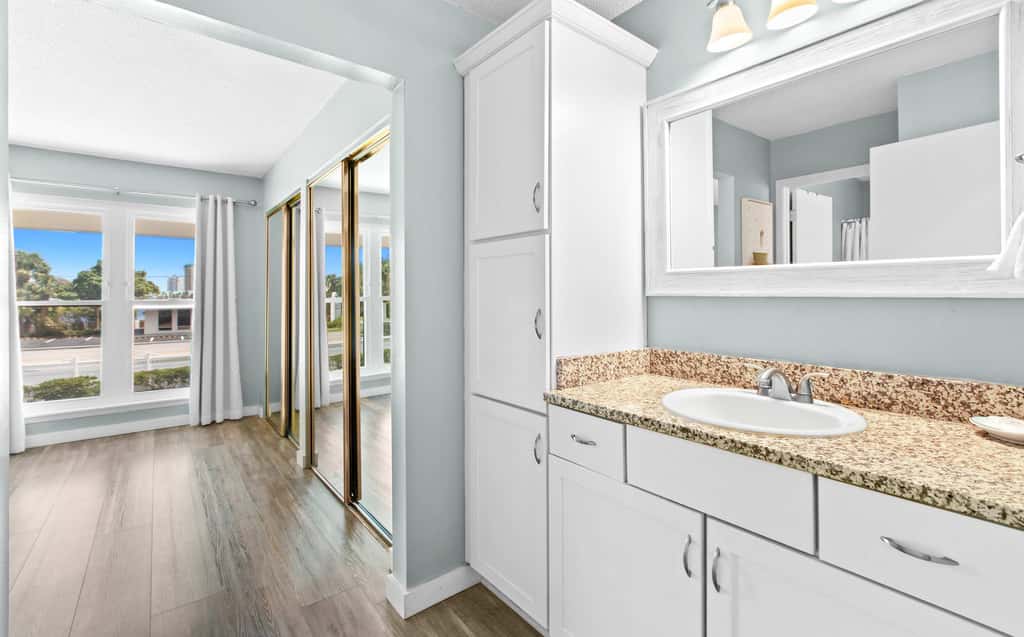 2BR Condo - Shared Pool, Hot Tub & Tennis Courts 
