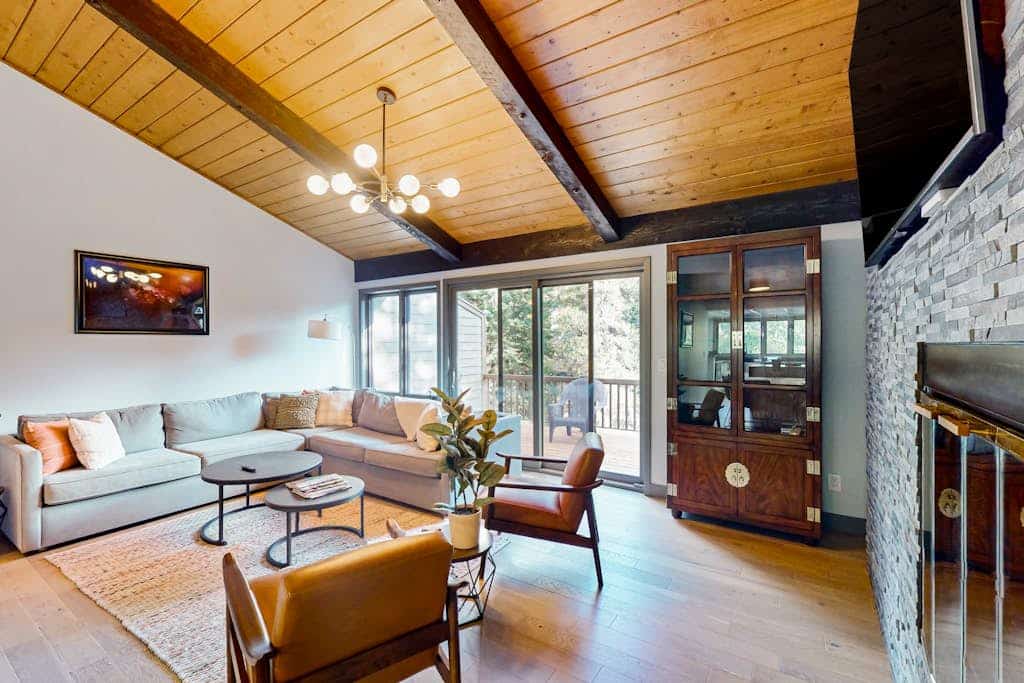 Renovated townhome on Gore Creek with 2 decks, steps to ski shuttle