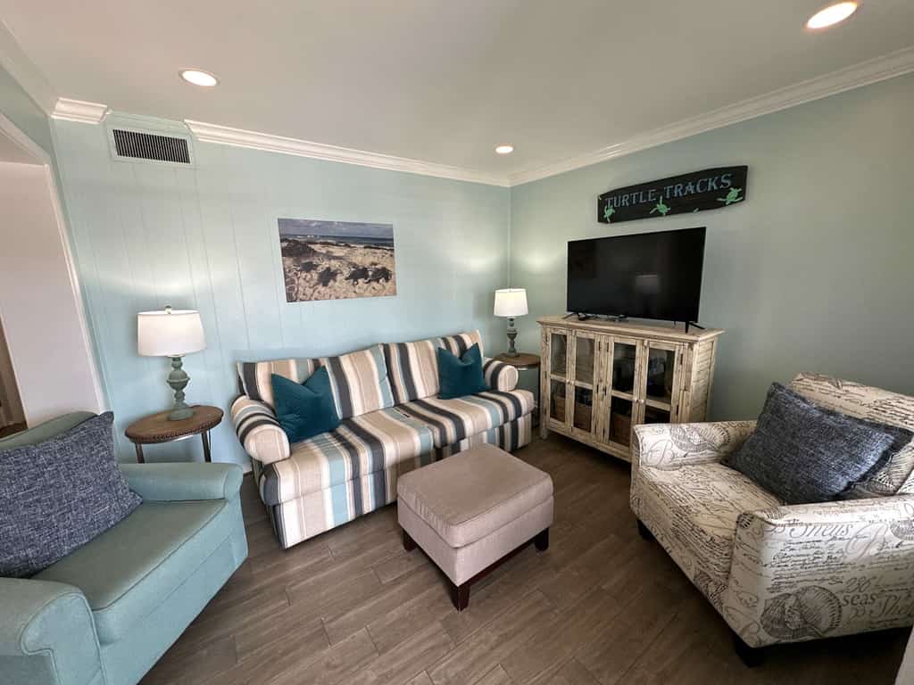 NOTICE:

Hilton Head Resort 1322 
Located at Hilton Head Resort with easy beach access (10 min walk) & a shuttle ride for ease, this updated coastal getaway offers the perfect blend of comfort and convenience with a full kitchen, cozy living space, and an indoor, year-round pool. Enjoy pools, tennis courts, pickle-ball, hot tub, sauna, steam room, fitness center, sand volleyball w/ on-site dining. Perfect for couples, families, or a friends' getaway on Hilton Head Island with the whole family at this Coastal Retreat. BOOK NOW!