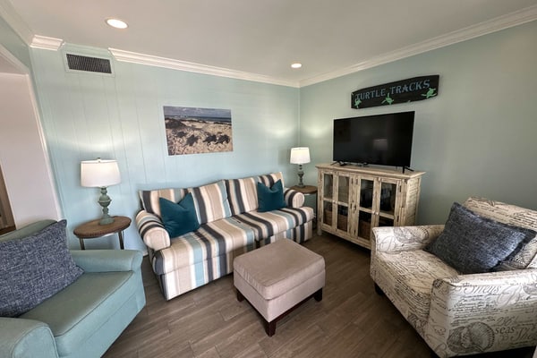 NOTICE:
Hilton Head Resort 1322
Located at Hilton Head Resort with easy beach access (10 min walk) & a shuttle ride for ease, this updated coastal getaway offers the perfect blend of comfort and convenience with a full kitchen, cozy living space, and an indoor, year-round pool. Enjoy pools, tennis courts, pickle-ball, hot tub, sauna, steam room, fitness center, sand volleyball w/ on-site dining. Perfect for couples, families, or a friends' getaway on Hilton Head Island with the whole family at this Coastal Retreat. BOOK NOW!
