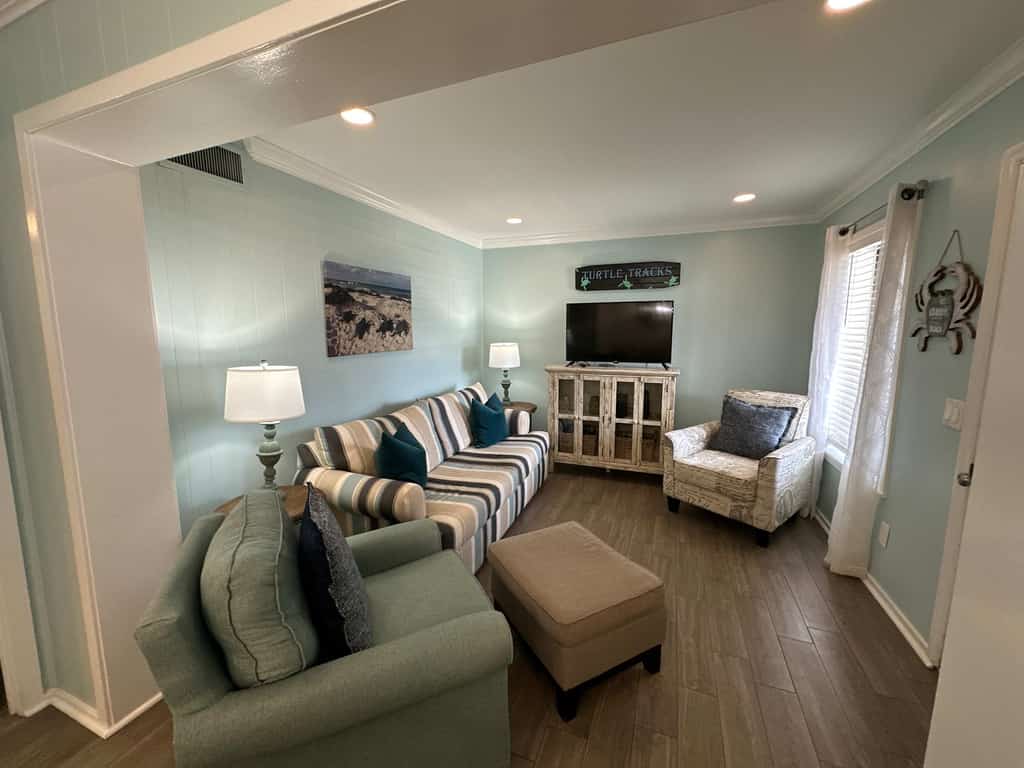 NOTICE:

Hilton Head Resort 1322 
Located at Hilton Head Resort with easy beach access (10 min walk) & a shuttle ride for ease, this updated coastal getaway offers the perfect blend of comfort and convenience with a full kitchen, cozy living space, and an indoor, year-round pool. Enjoy pools, tennis courts, pickle-ball, hot tub, sauna, steam room, fitness center, sand volleyball w/ on-site dining. Perfect for couples, families, or a friends' getaway on Hilton Head Island with the whole family at this Coastal Retreat. BOOK NOW!