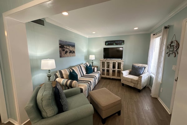 NOTICE:
Hilton Head Resort 1322
Located at Hilton Head Resort with easy beach access (10 min walk) & a shuttle ride for ease, this updated coastal getaway offers the perfect blend of comfort and convenience with a full kitchen, cozy living space, and an indoor, year-round pool. Enjoy pools, tennis courts, pickle-ball, hot tub, sauna, steam room, fitness center, sand volleyball w/ on-site dining. Perfect for couples, families, or a friends' getaway on Hilton Head Island with the whole family at this Coastal Retreat. BOOK NOW!