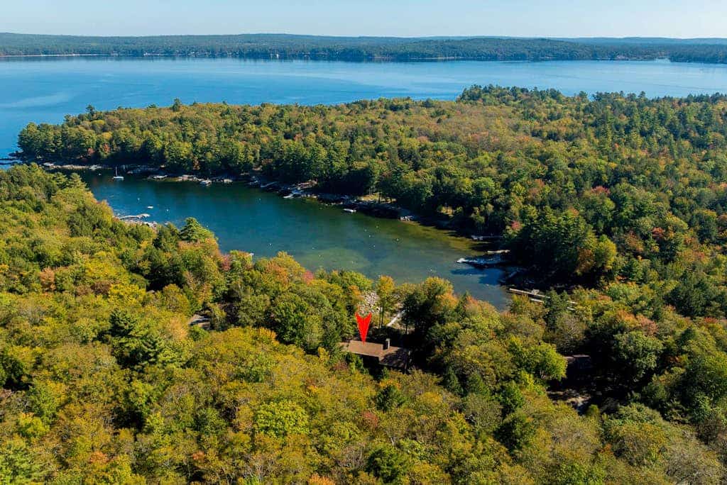 Private beach and dock: Beautiful views, dog friendly, large deck, mooring & AC