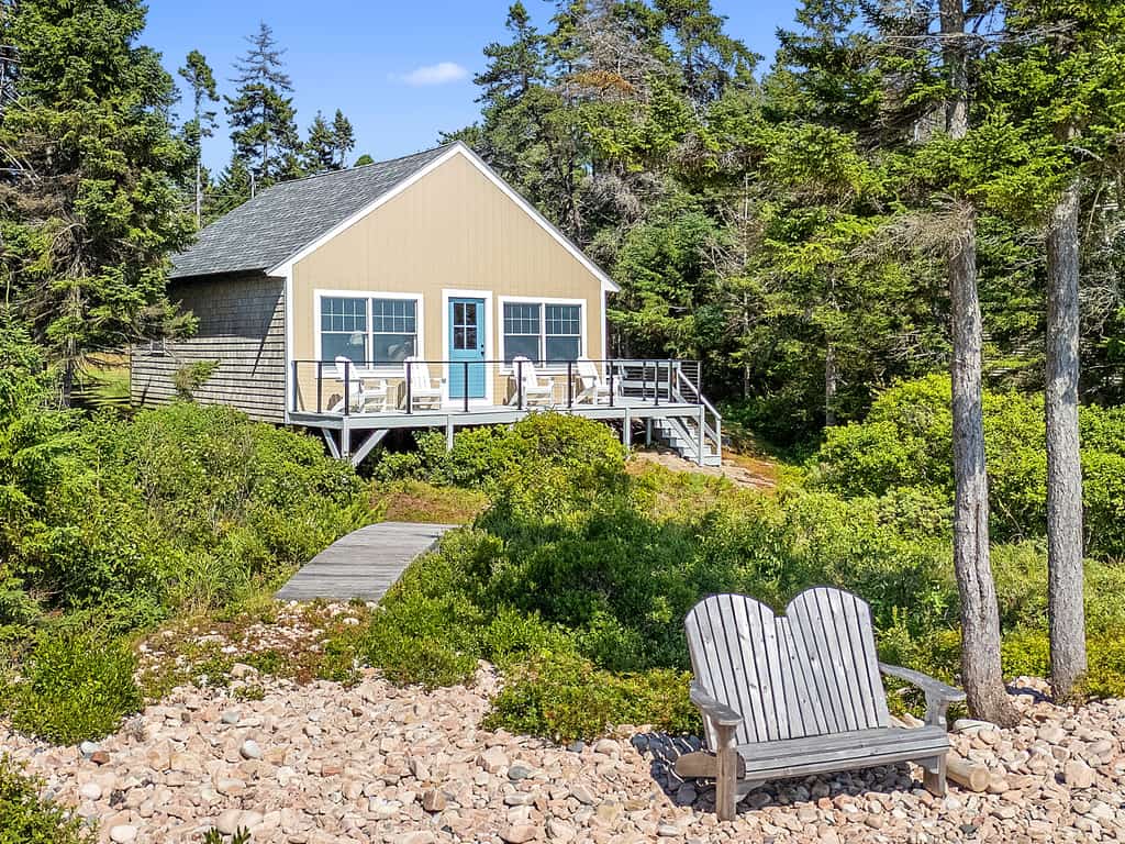 Capstone Cottage - 2BR beach access near Bar Harbor