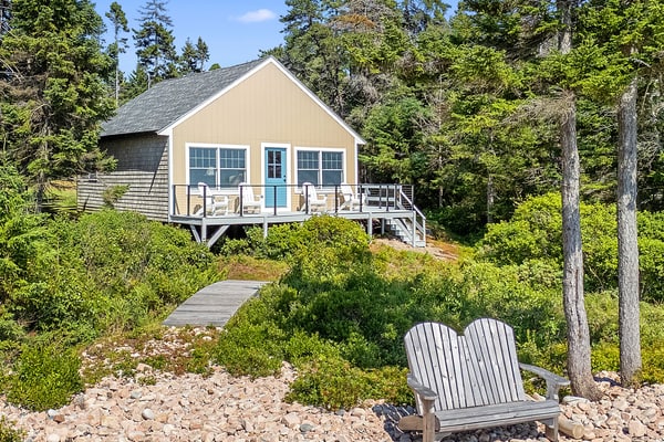 Capstone Cottage - 2BR beach access near Bar Harbor