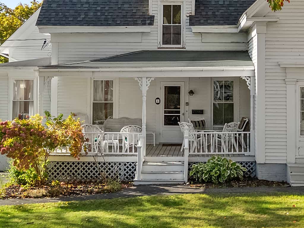 One Atlantic- | 5BR harbor view Maine home, close to town, deck