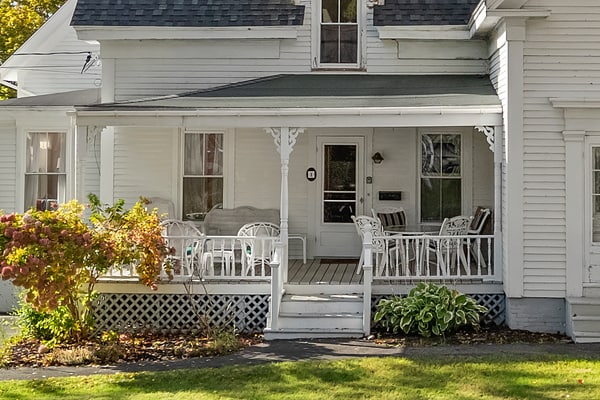 One Atlantic- | 5BR harbor view Maine home, close to town, deck
