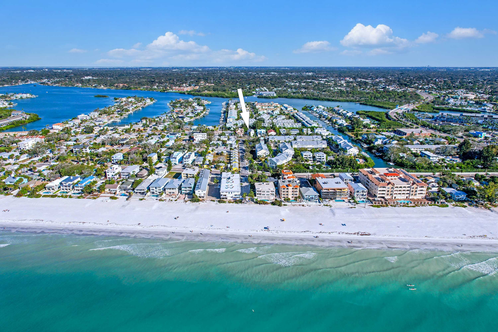 Relaxed Indian Rocks Beach Townhome Near Gulf
