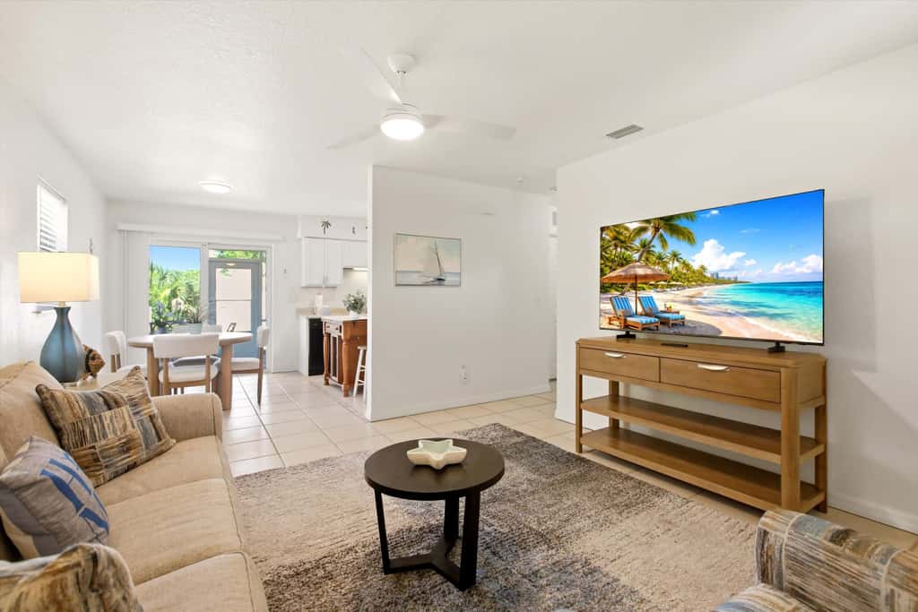 Cozy duplex, dog friendly & close to everything