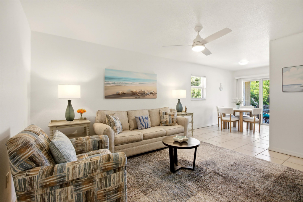 Cozy duplex, dog friendly & close to everything