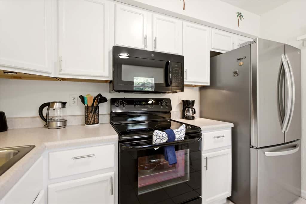 Cozy duplex, dog friendly & close to everything