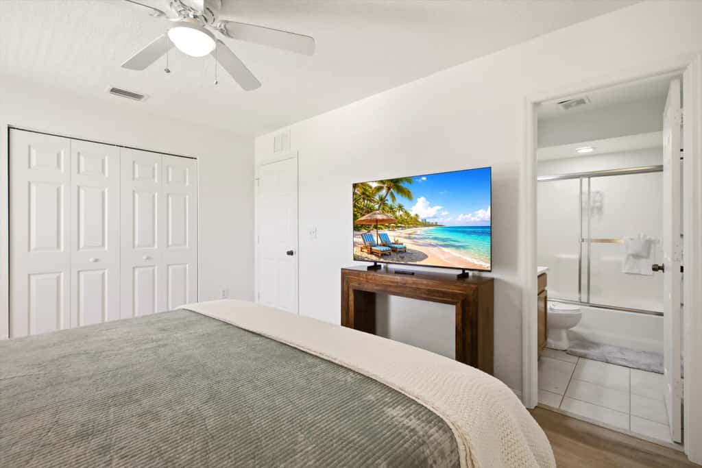 Cozy duplex, dog friendly & close to everything