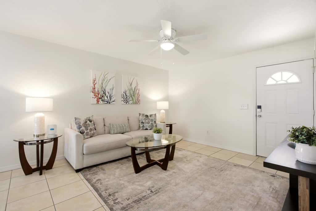 Gorgeous master unit w 2 full kitchens