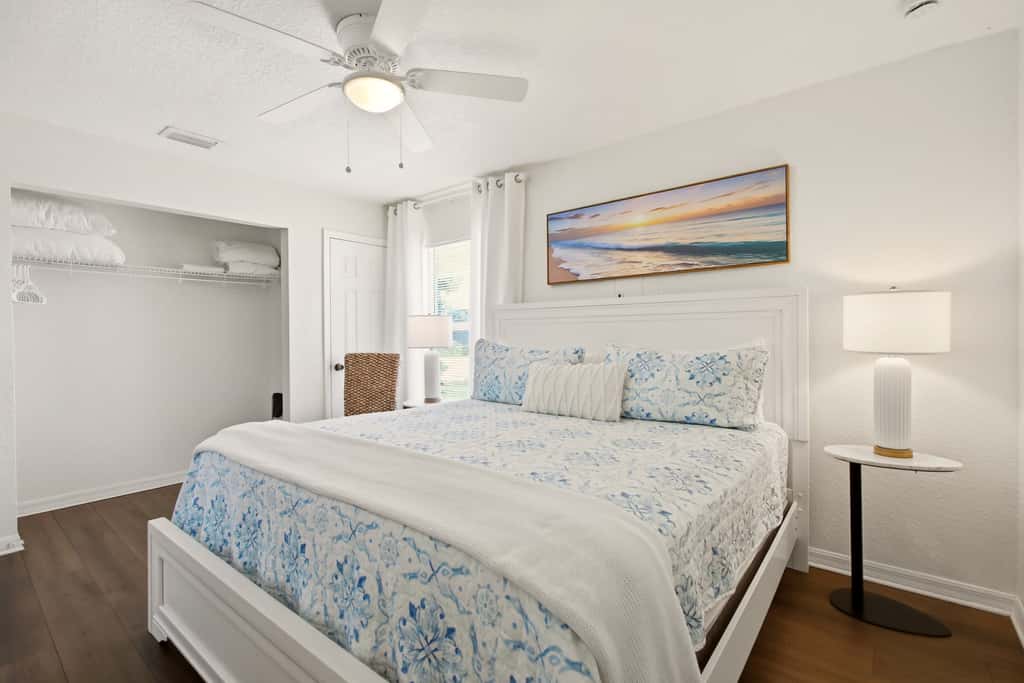 Gorgeous master unit w 2 full kitchens