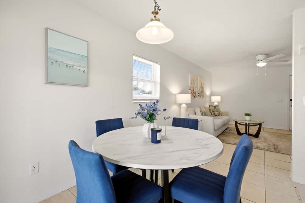 Gorgeous master unit w 2 full kitchens
