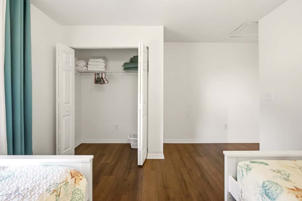 Gorgeous master unit w 2 full kitchens