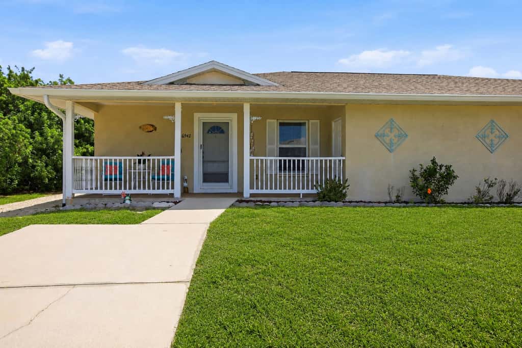 Gorgeous master unit w 2 full kitchens