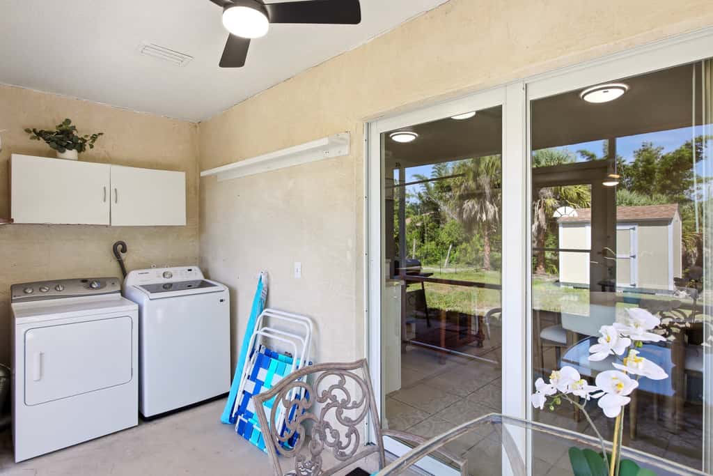 Gorgeous master unit w 2 full kitchens
