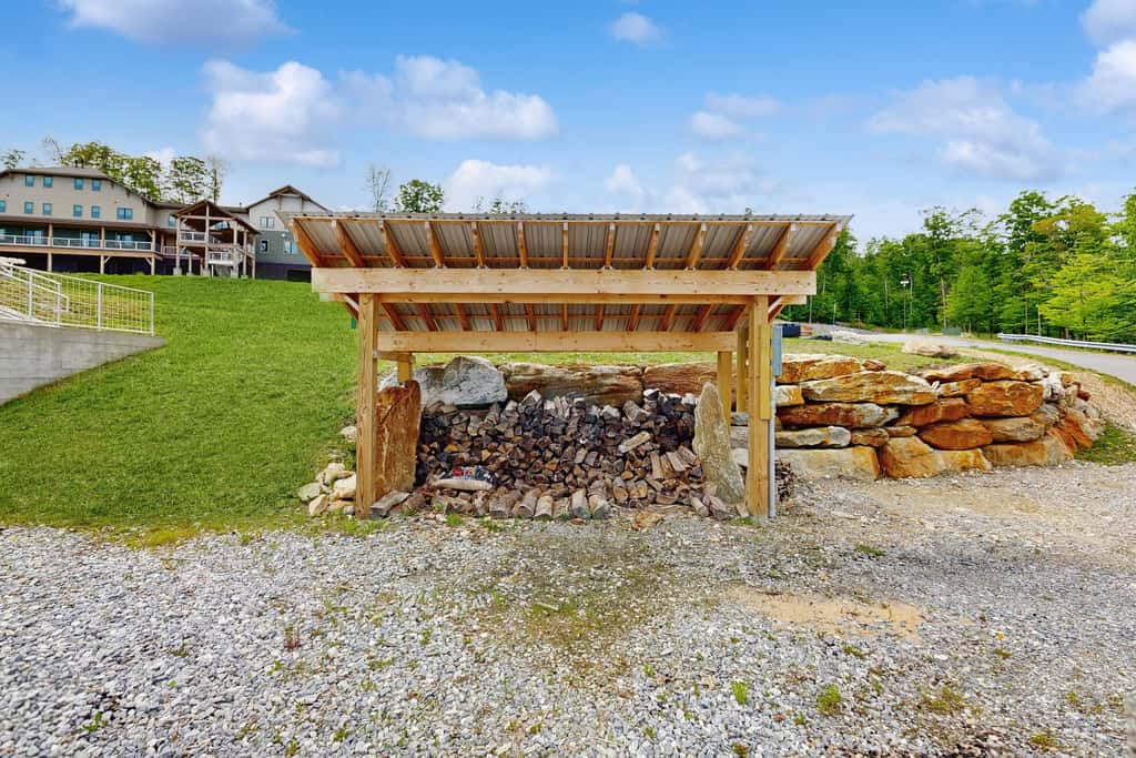 Luxe Retreat at O'Kemo's Southface Village