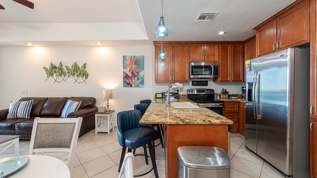 Las Palomas Phase 1 Rubi 707 Exceptional OceanView 1BR 1BA Unit.