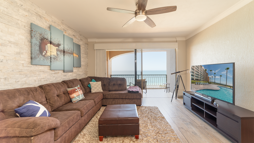 Sonoran Spa N-803 – Stunning Oceanfront Escape with Sweeping Sea Views