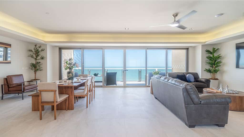 One 1001-Full: The Grand Horizon Élite - Beachfront Condo