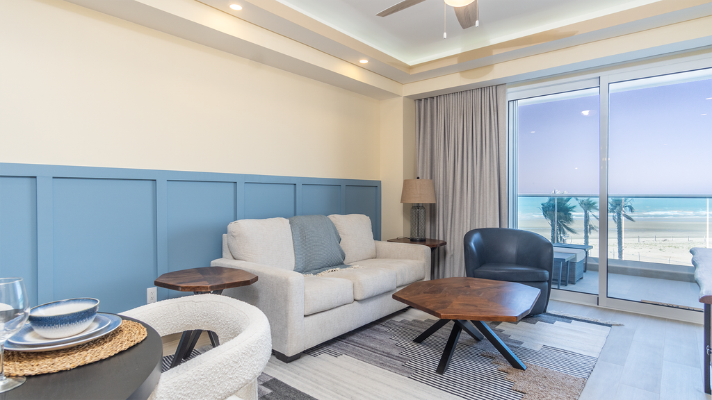 Luxury beach front condo Viento 303