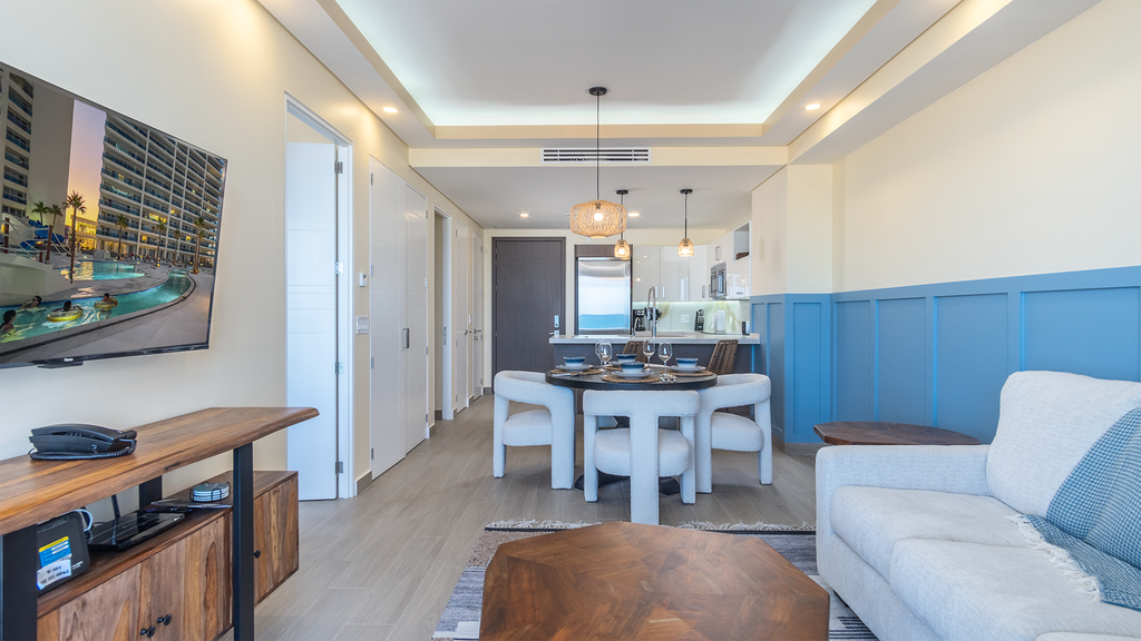 Luxury beach front condo Viento 303