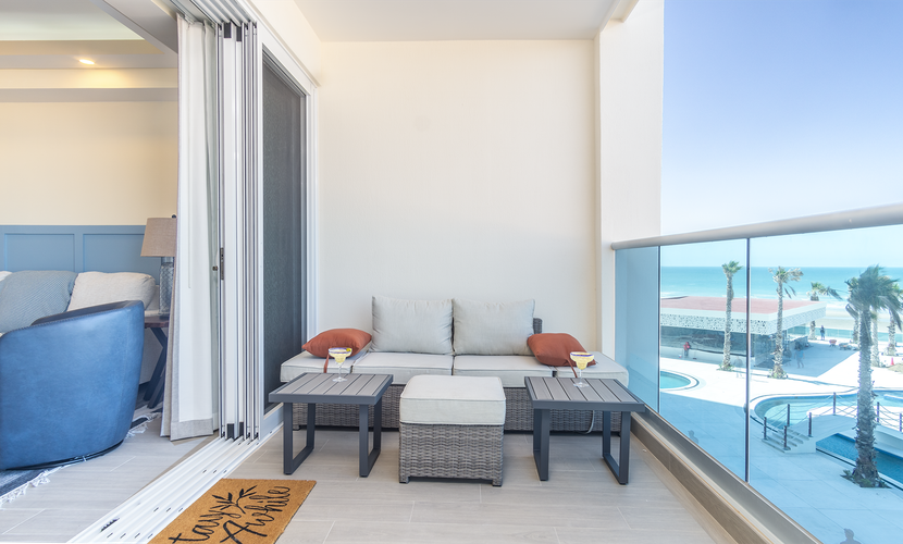 Luxury beach front condo Viento 303