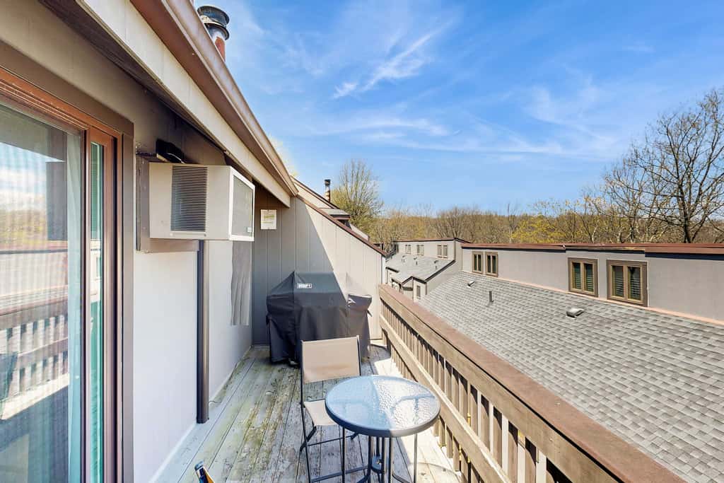 Cozy 3BR Condo - Fireplace - Tannersville