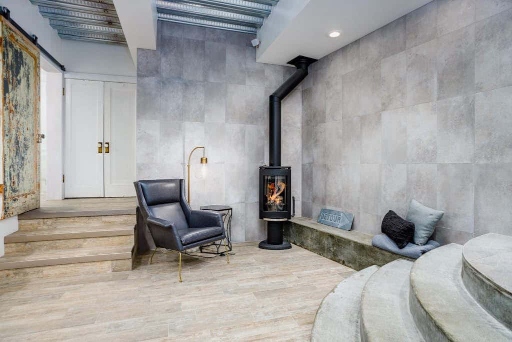 Bootlegger's Luxury Bungalow