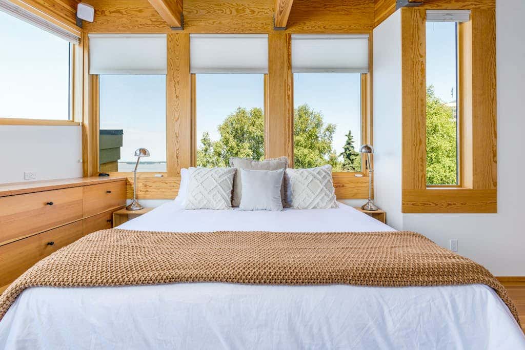 Downtown Contemporary - Full Property