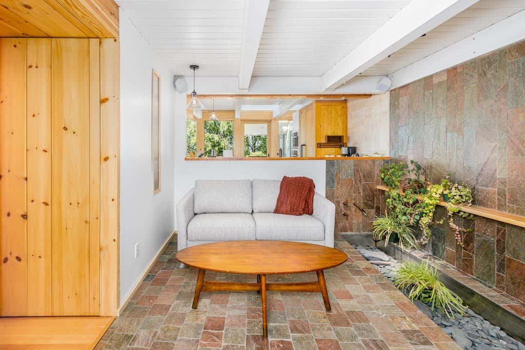 Downtown Contemporary - Full Property