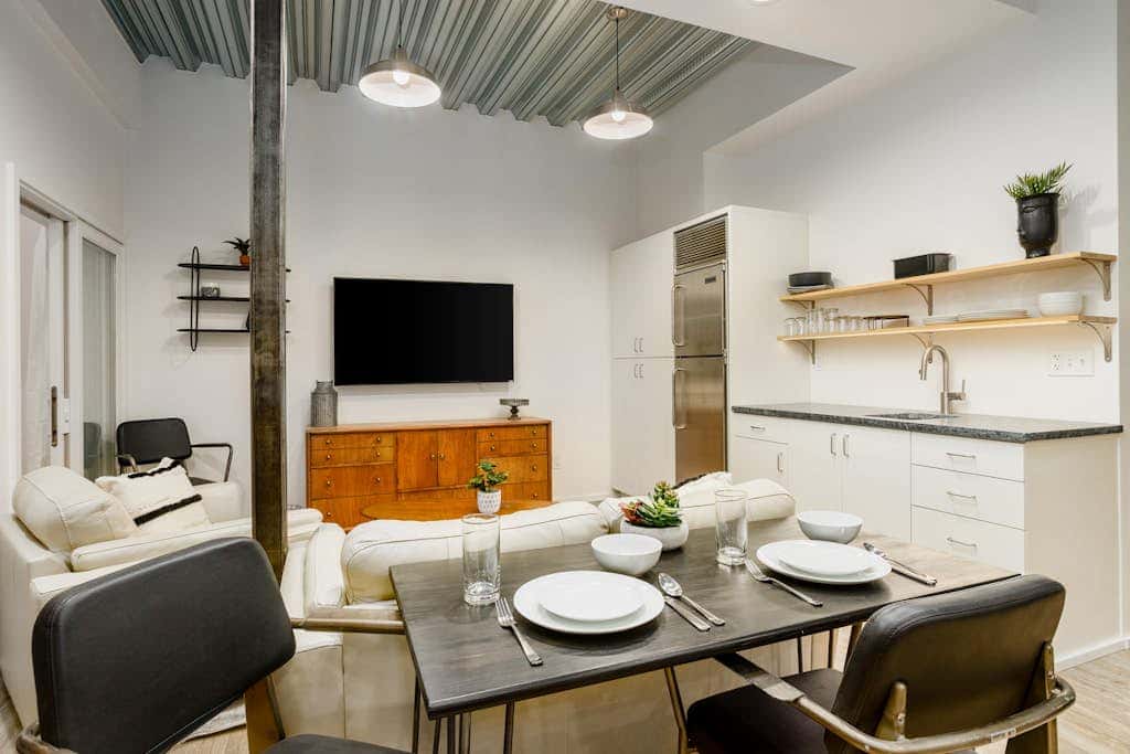 Downtown Contemporary - Full Property
